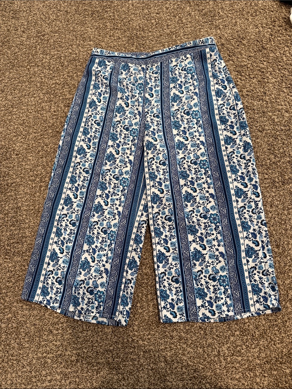H&M Blue and White Floral Stripe Wide-Leg, size 12